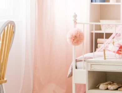 Un père ingénieux crée un lit pour sa fille avec des armoires Ikea comme base